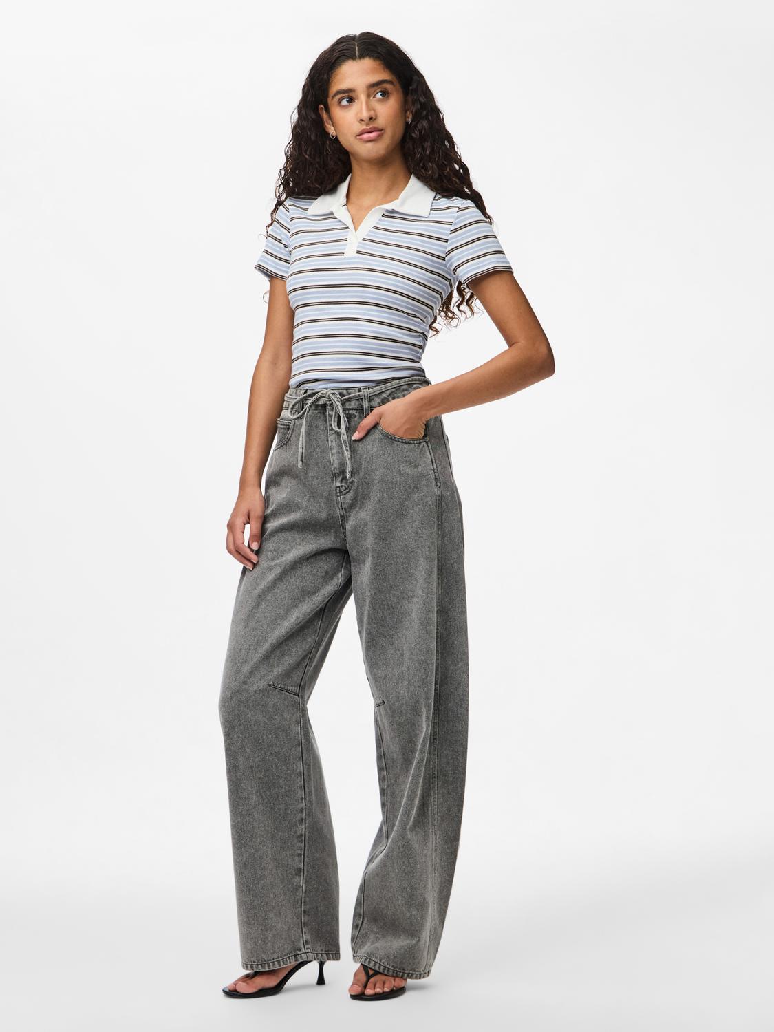 model_shot-front_full